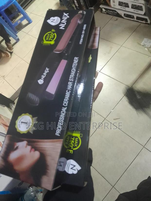 Nunix Flat Iron/Hair Straightener - main view