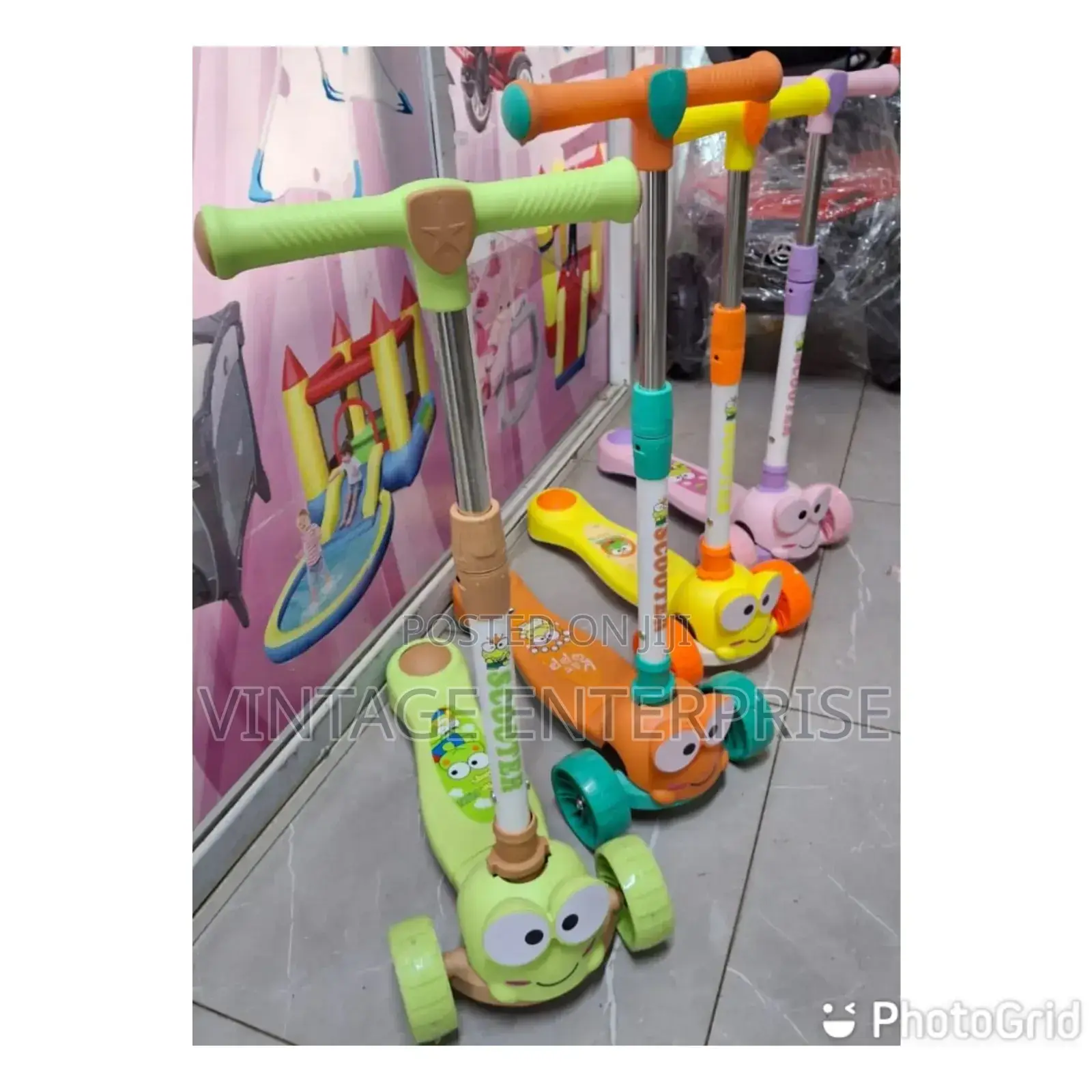 Scooter With Foldable Handle