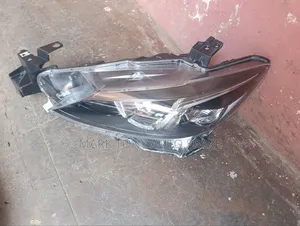 Atenza Zenon 2017