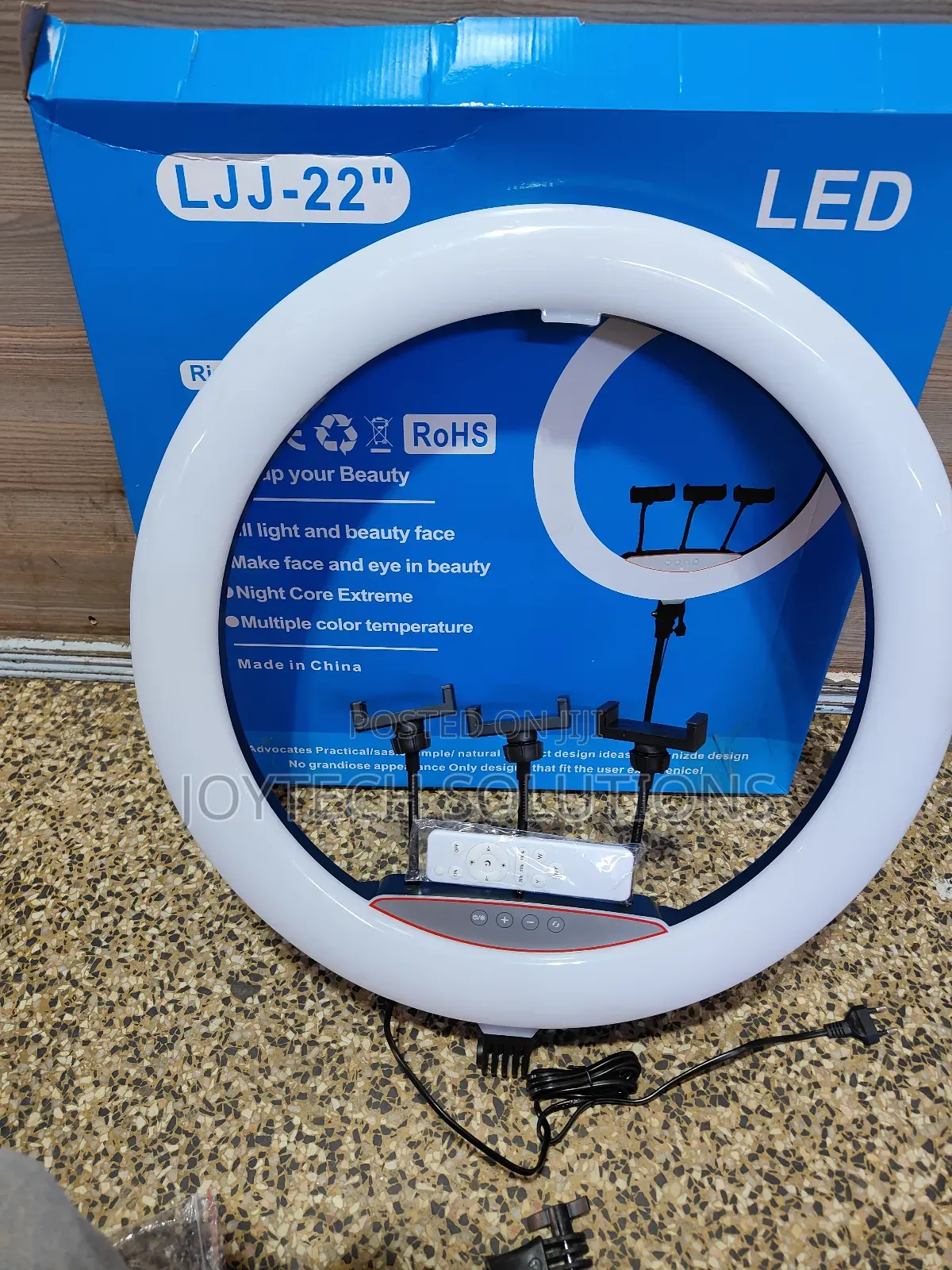 【 22 Inch Large Ring Light】: 22"/56 CM Large Ring Light