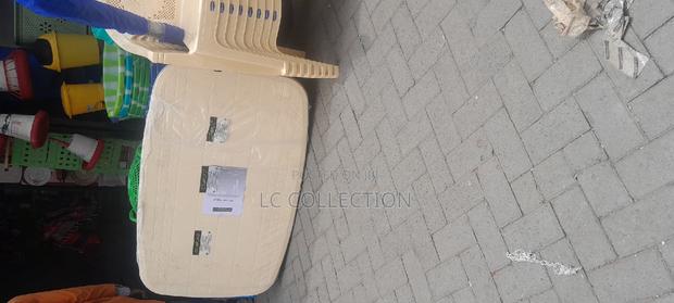 6 Seated Plastic Table