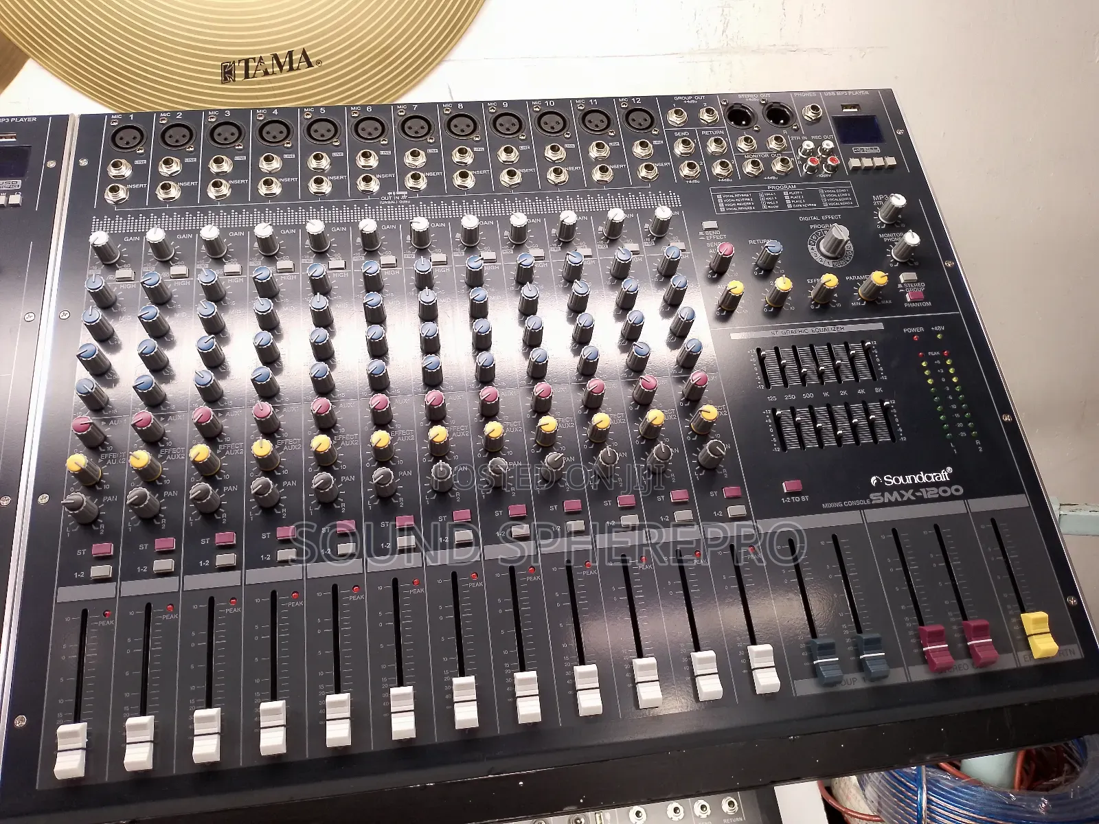Soundcraft SMX 1200 12 Channel Plain Mixer