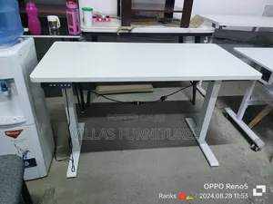 Height Adjustable Studying Table