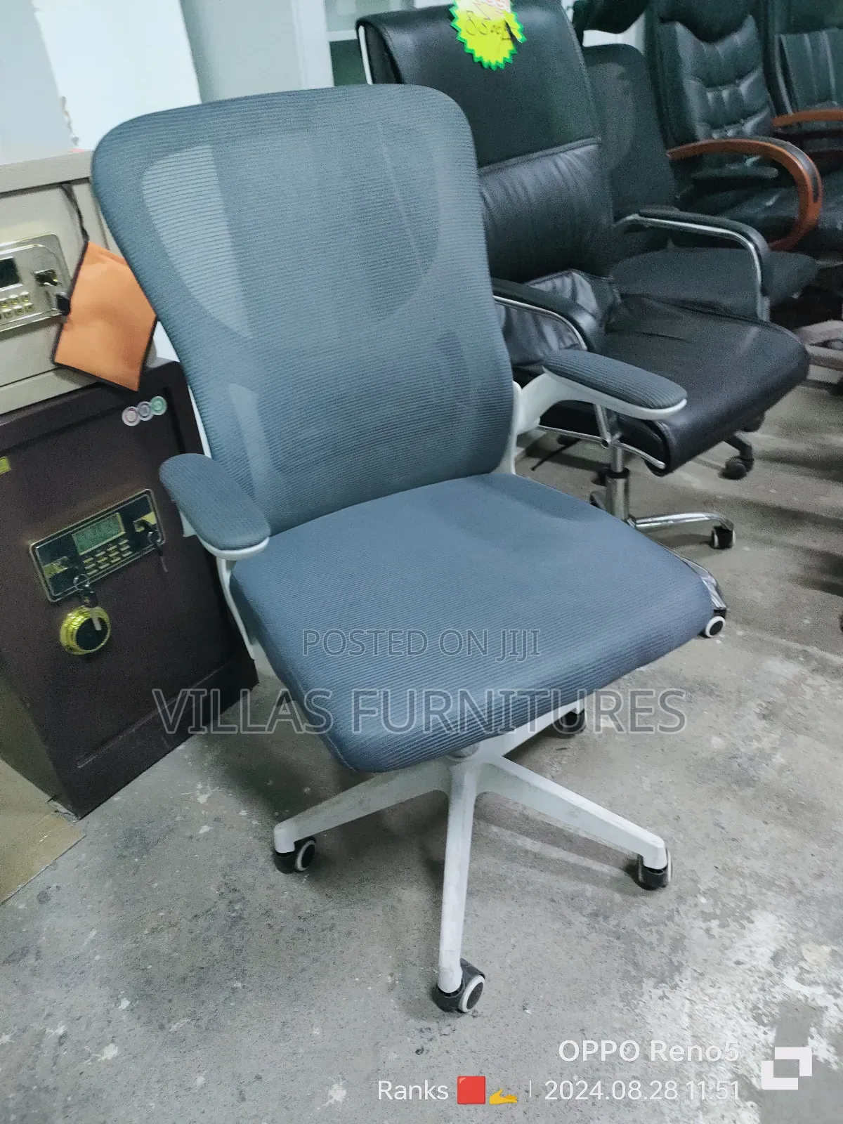 Adjustable Arms Office Chair
