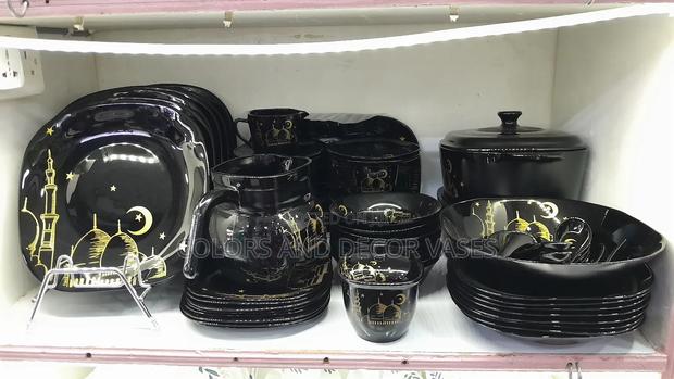 Beautiful Dinner Set to Spice Up Your Occasions - main view