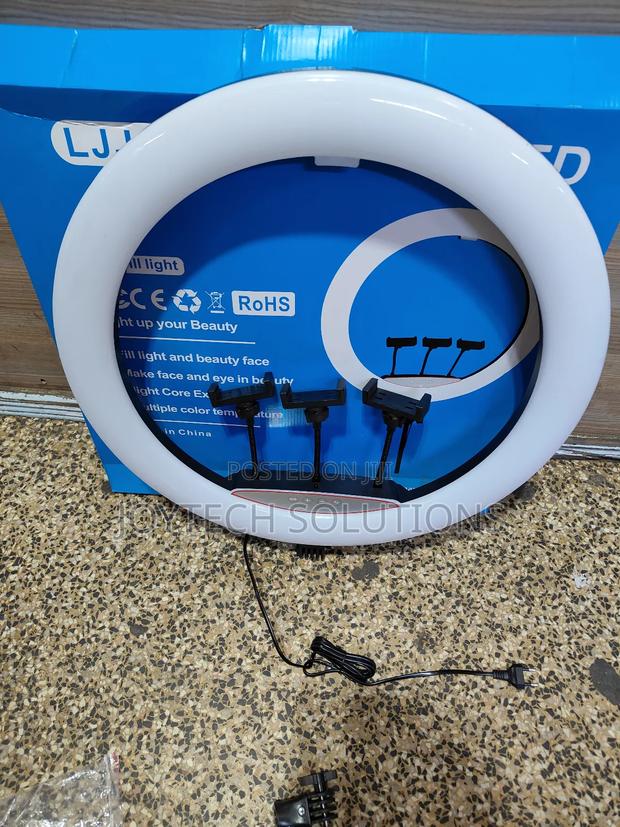 22 Inch Ring Light With Stand Brightness Is Adjusted Light. - main view