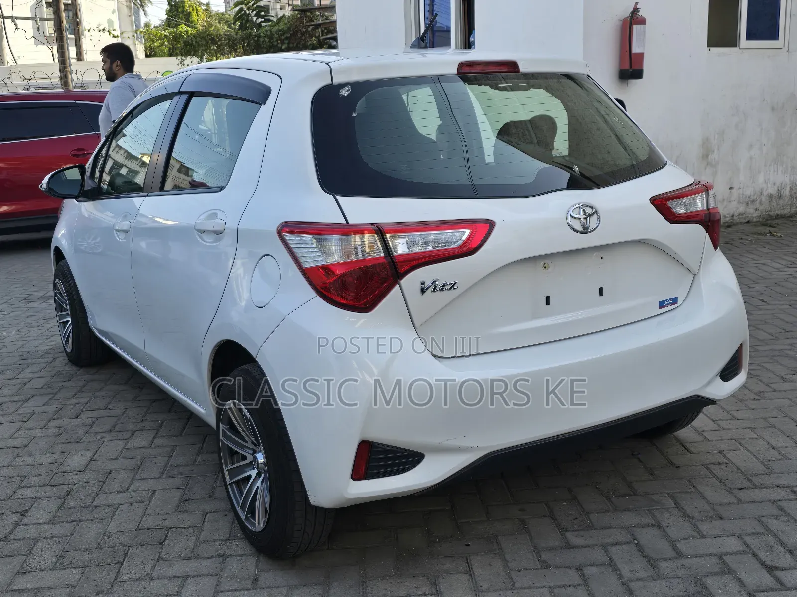 Toyota Vitz 1.3 FWD 5dr 2018 White