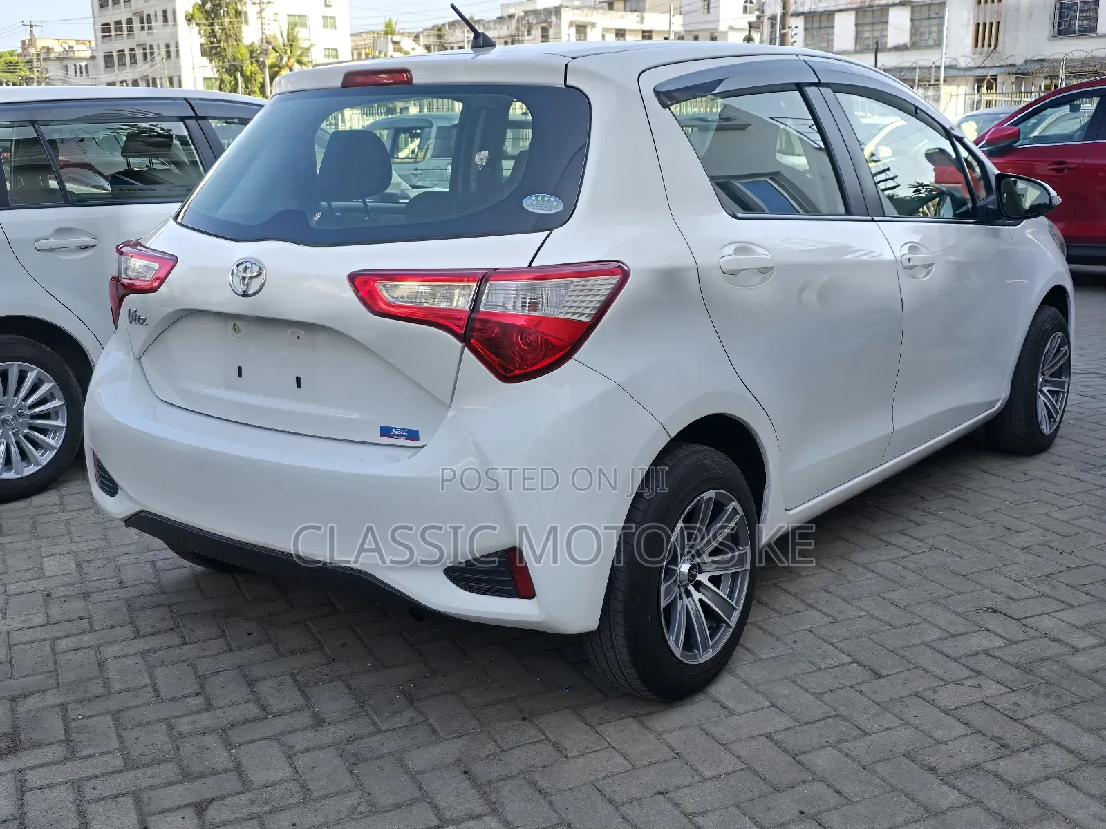 Toyota Vitz 1.3 FWD 5dr 2018 White