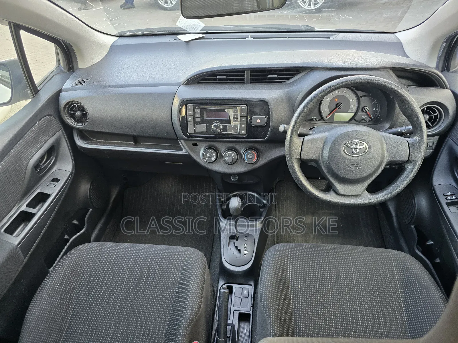 Toyota Vitz 1.3 FWD 5dr 2018 White