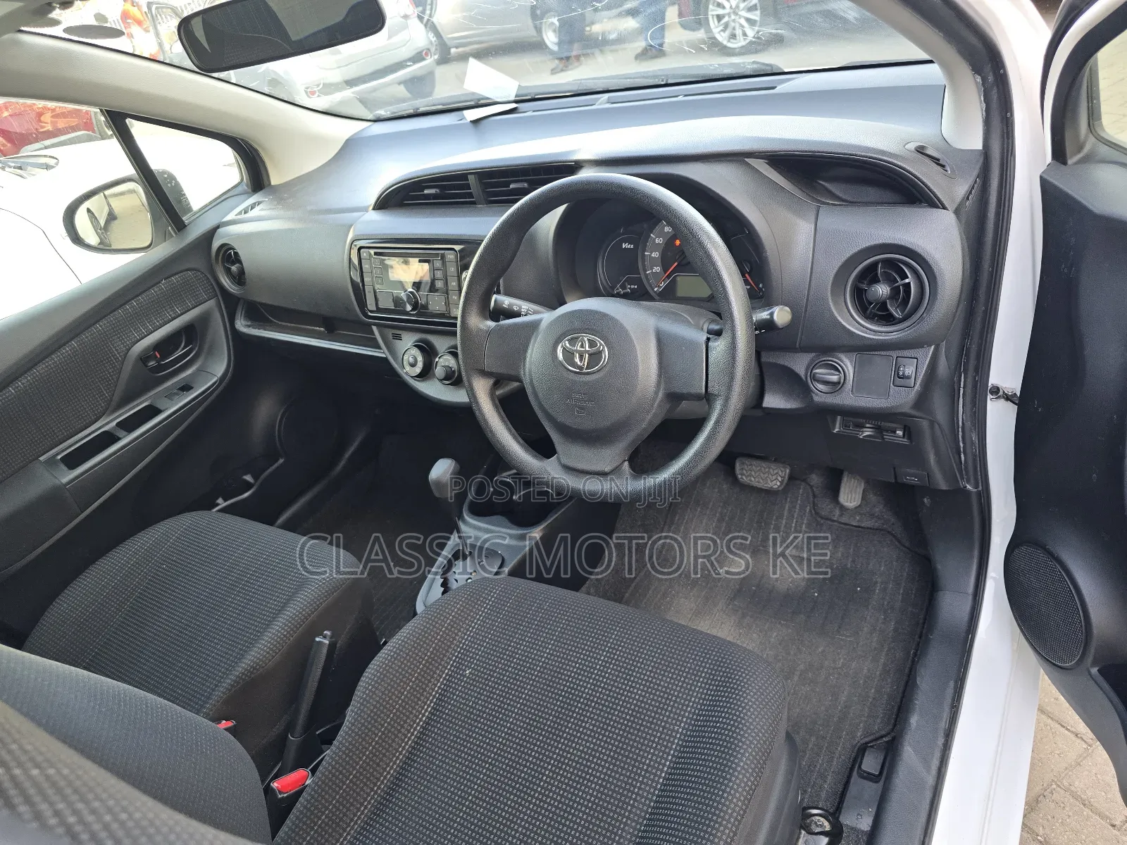 Toyota Vitz 1.3 FWD 5dr 2018 White