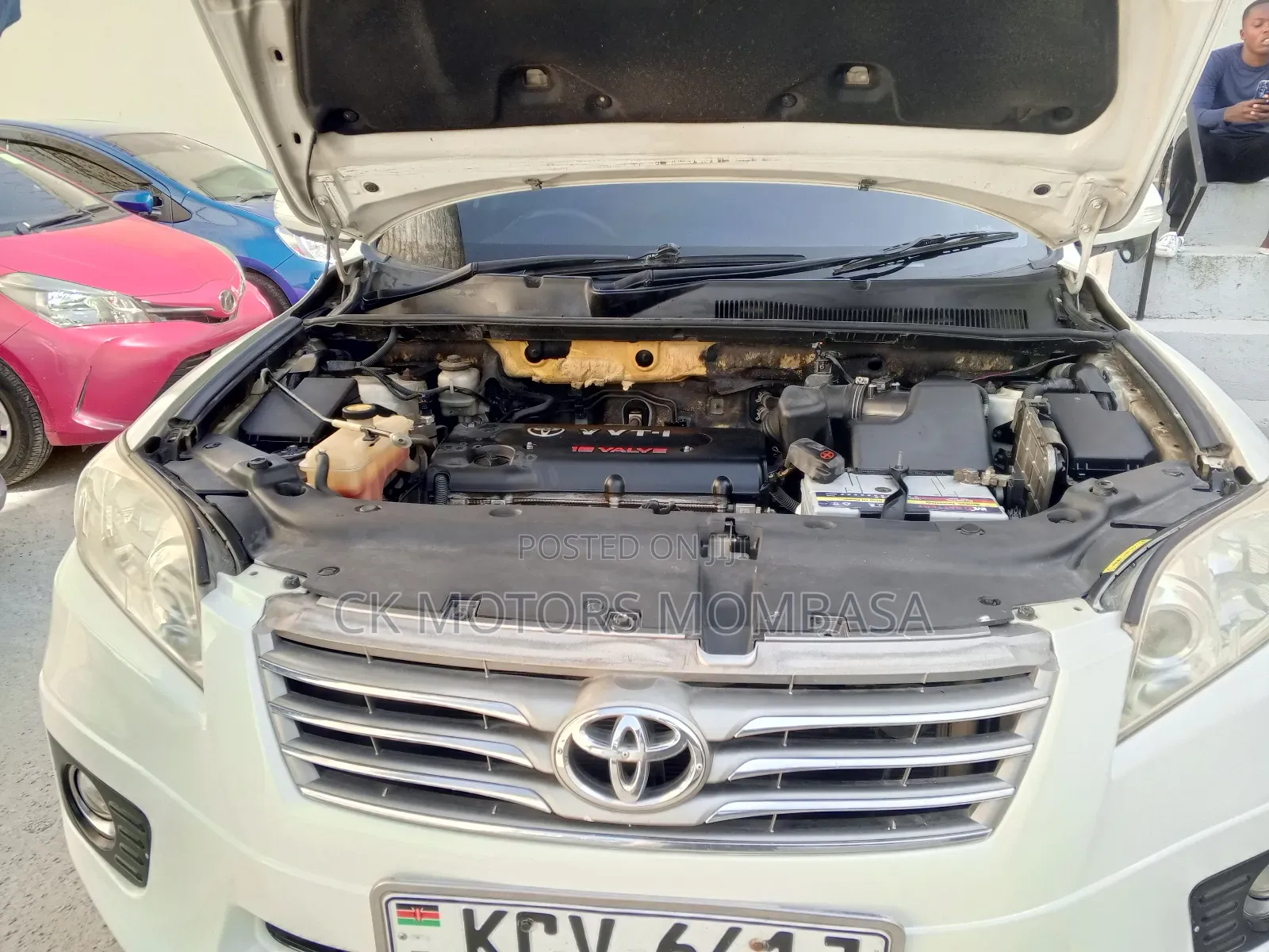 Toyota Vanguard 2013 White