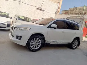 Toyota Vanguard 2013 White
