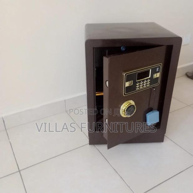 Spacious Safe Box - main view