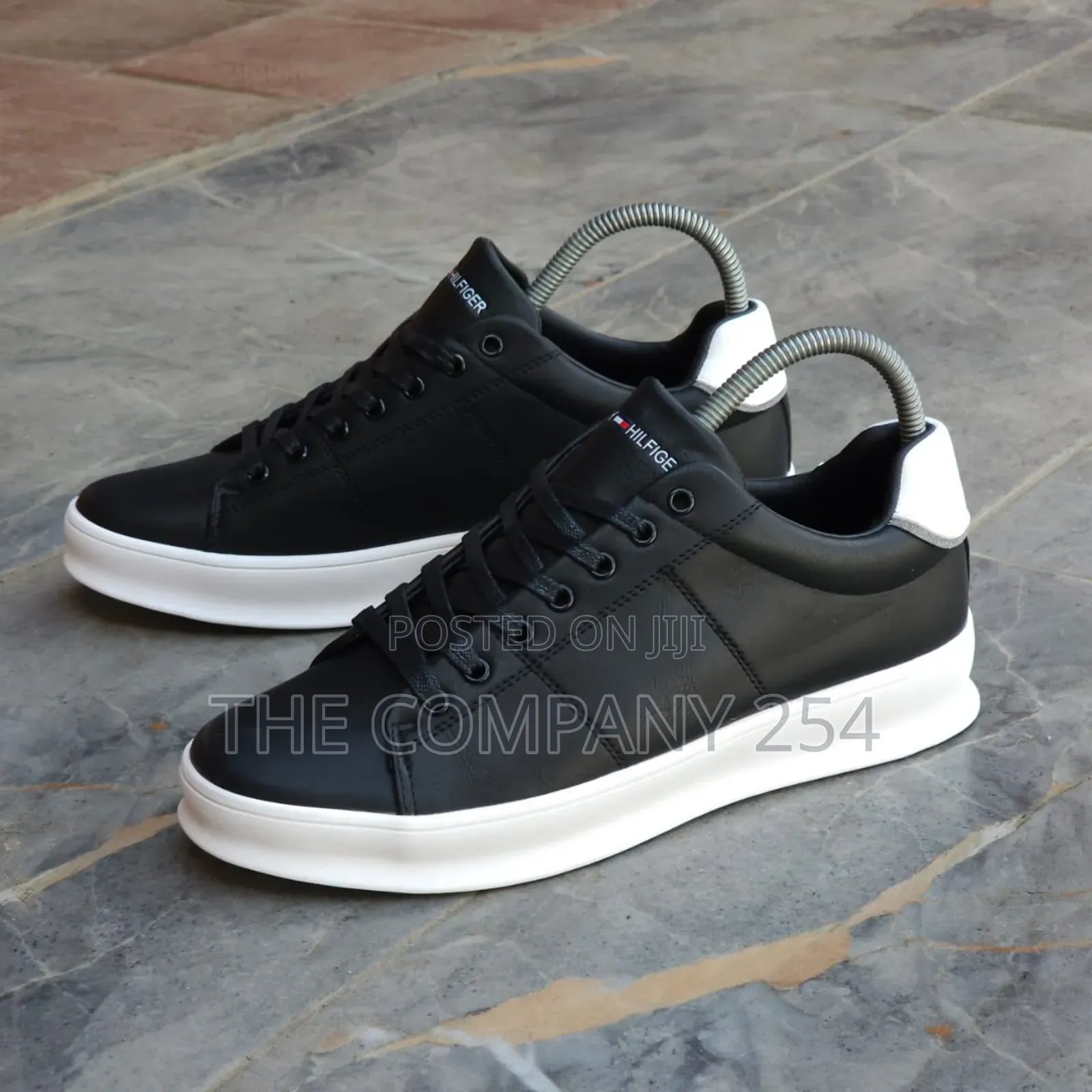 Smart Causal Classic Official Business Sneakers
