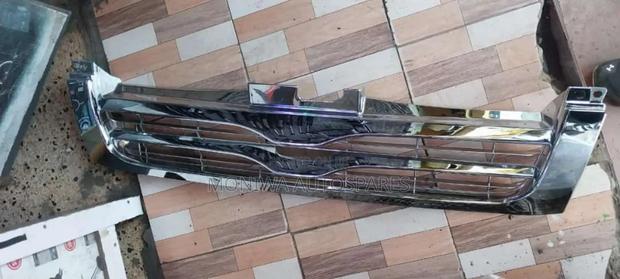 Grill Toyota Hiace 7l Box