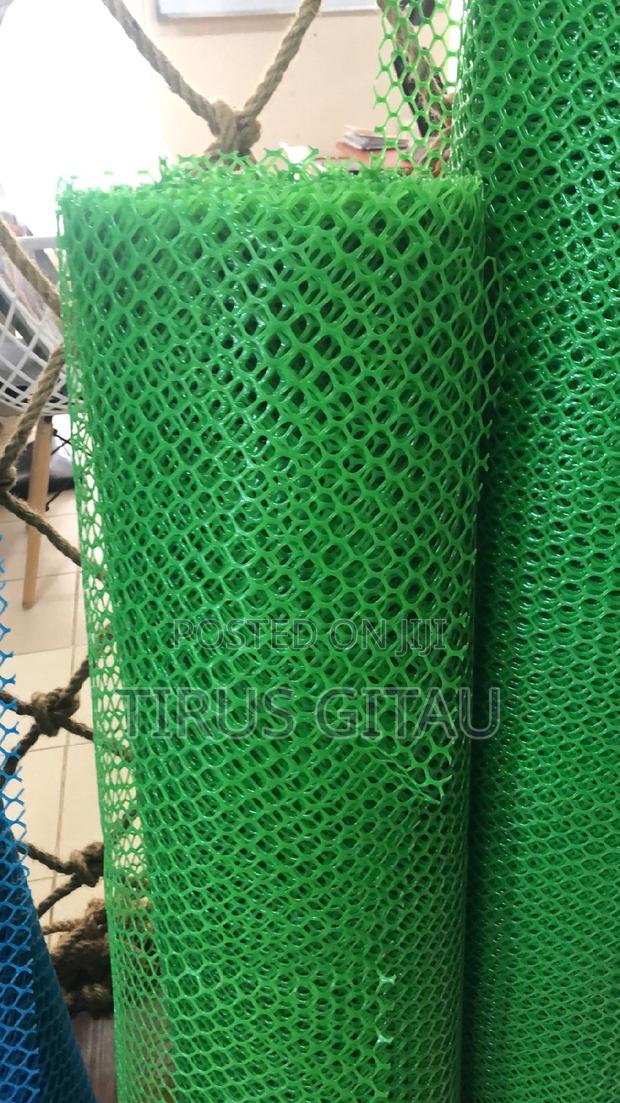 Plastic Chicken Mesh - thumbnail 2