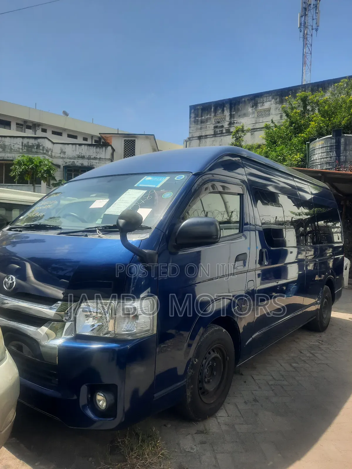 Toyota HiAce 2018 Blue