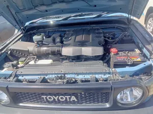 Toyota FJ Cruiser 2015 Blue