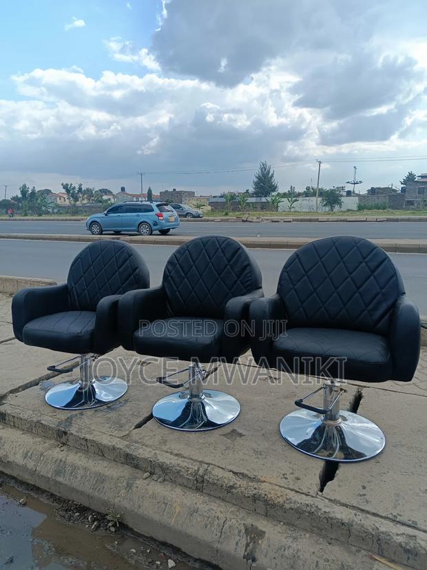 Salon Chairs, With Hydraulic Machine Black - main view