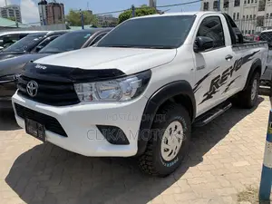 Toyota Hilux 2017 White