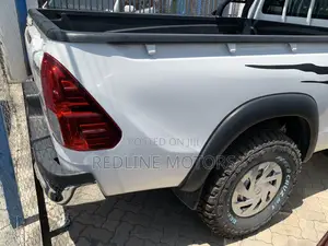 Toyota Hilux 2017 White
