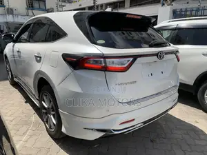 Toyota Harrier 2.0 2018 White