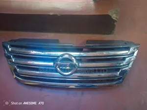 Grill Nissan Serena New Model