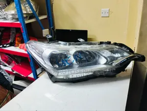 Headlight Fielder 165 2015 Non Xenon