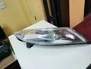 Upper Headlight Nissan Juke 2012