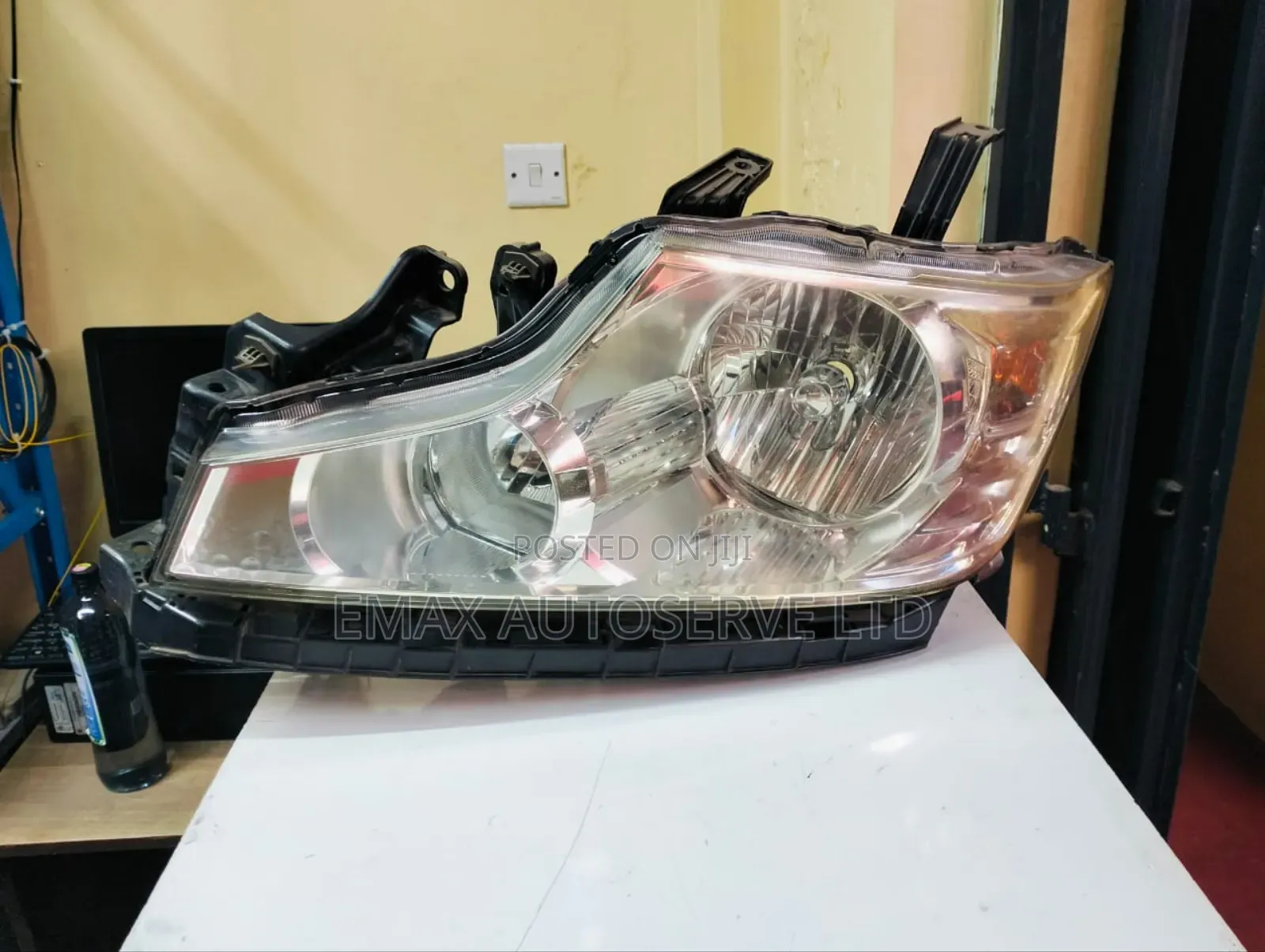 Headlight Honda Stepwagon 2011