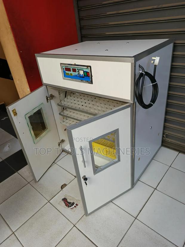 528 Eggs Incubator - main view