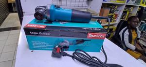 840 Watts Makita Grinder - main view