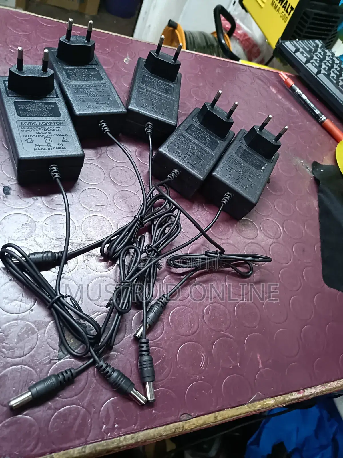 26v/21v Cordless Charger