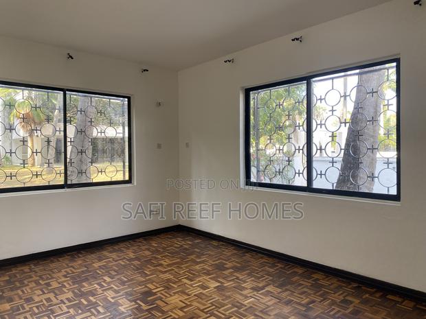3bdrm Bungalow in Nyali for rent - thumbnail 11