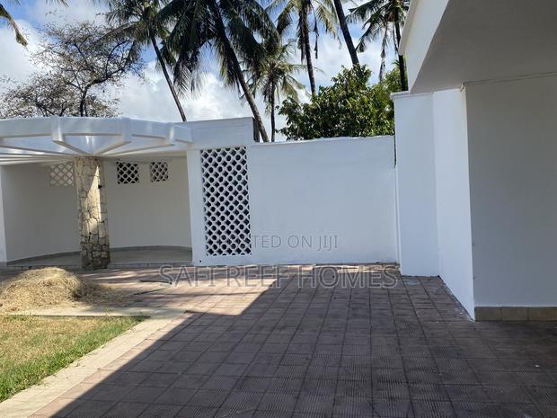 3bdrm Bungalow in Nyali for rent - thumbnail 4