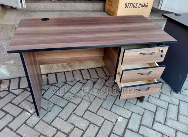 1.2m American Wallnat Office Desk