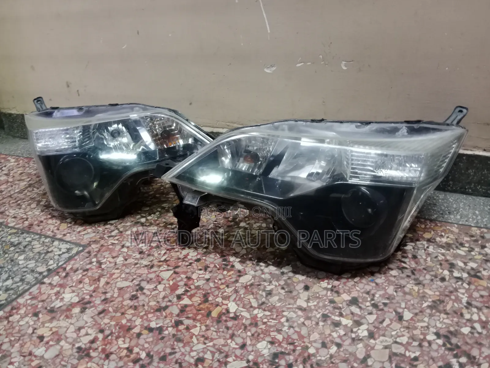 Toyota Spade Non Xenon Headlight