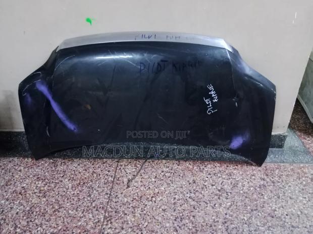Toyota Noah 2005/6 Bonnet
