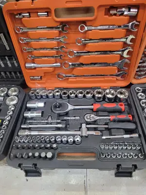 82 Piece Tool Set