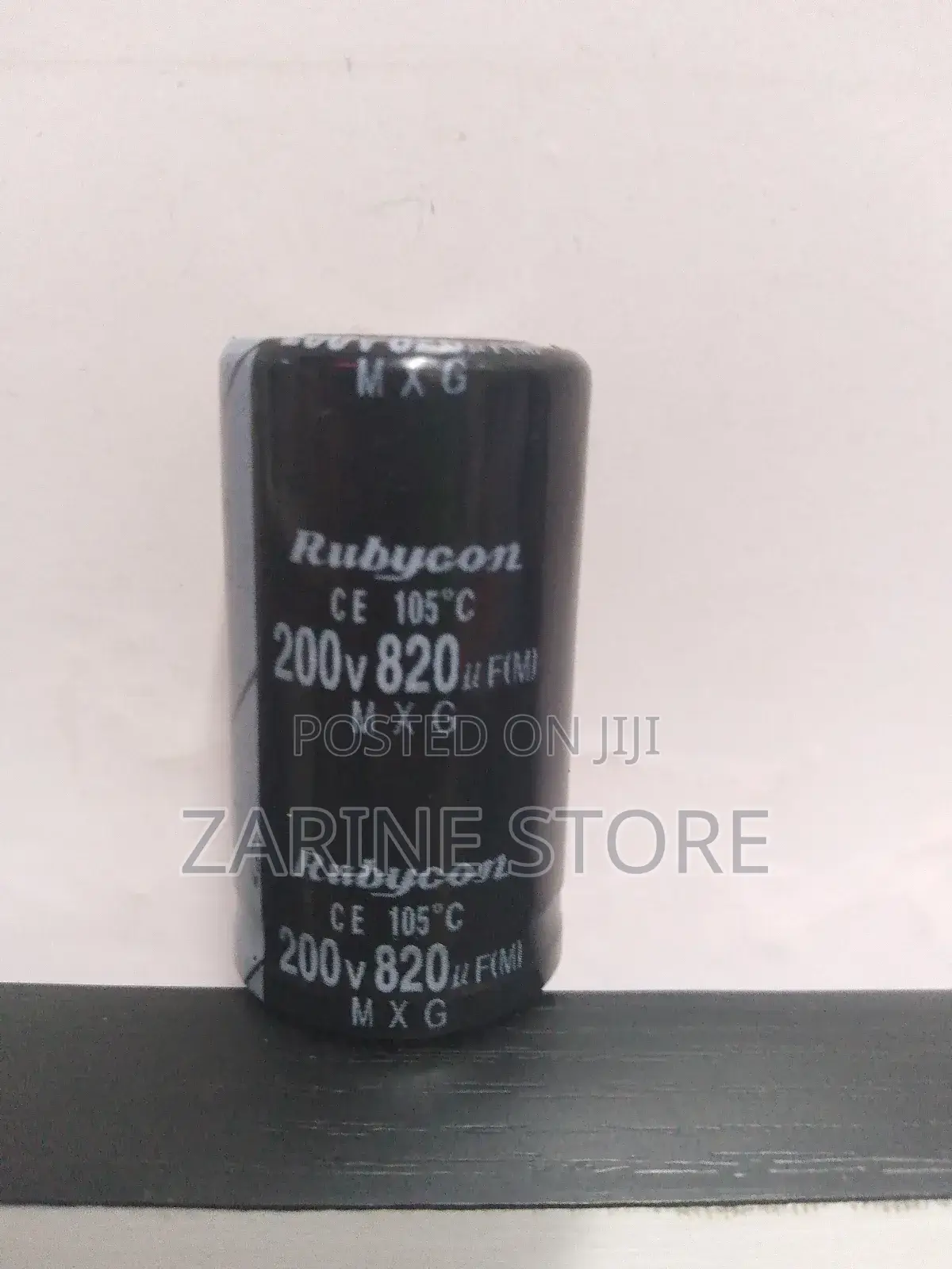 200v 820uf Capacitor