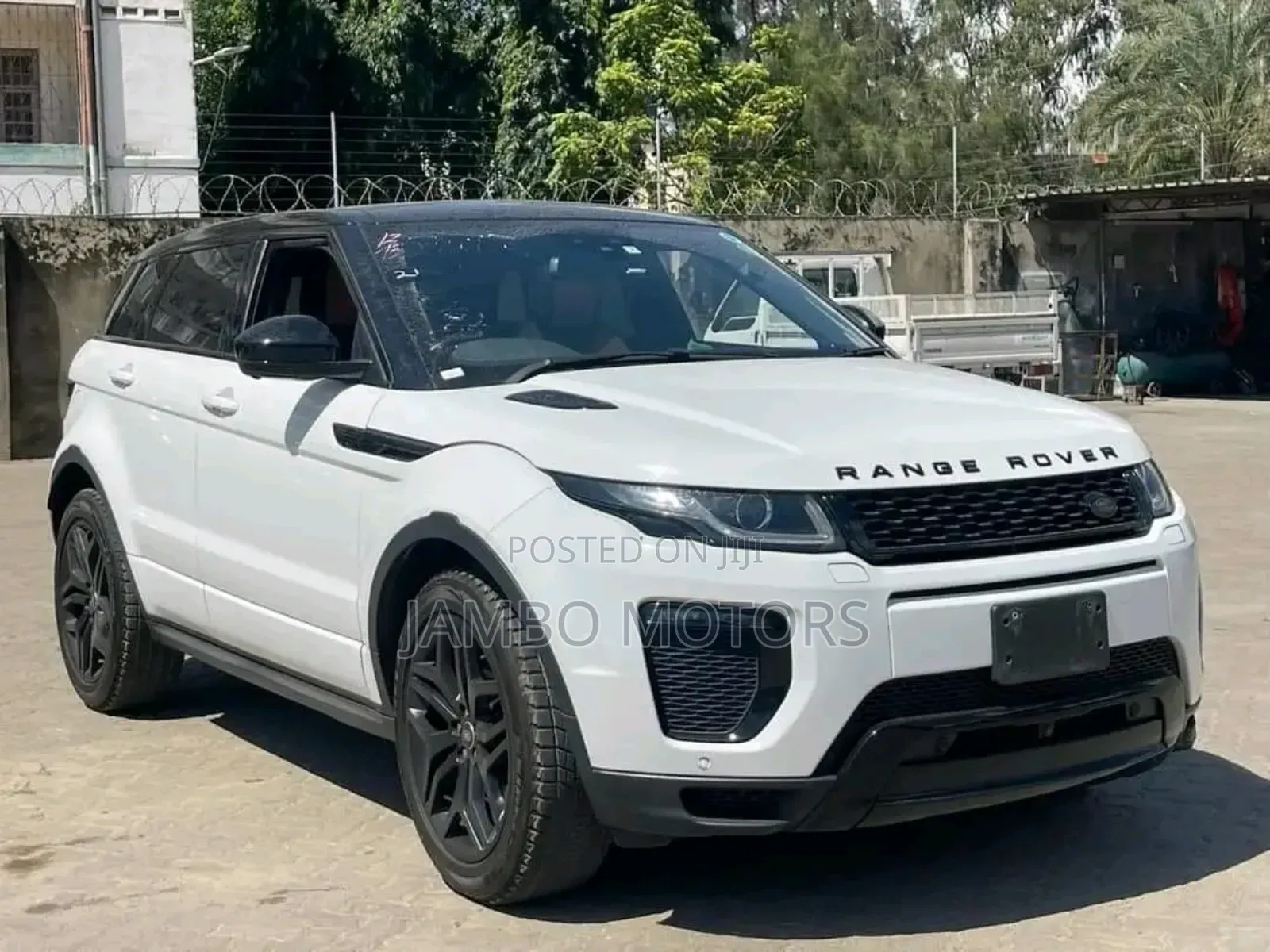 Land Rover Range Rover Evoque HSE 4x4 5-Door 2018 White