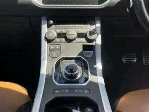Land Rover Range Rover Evoque HSE 4x4 5-Door 2018 White