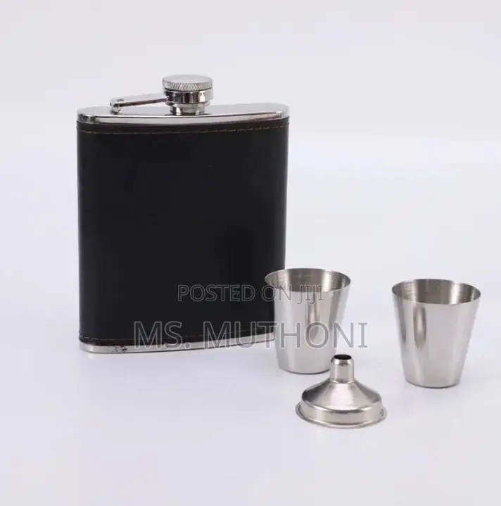 *Portable Hip Flask/Whisky Bottle 2 Tot Glasses