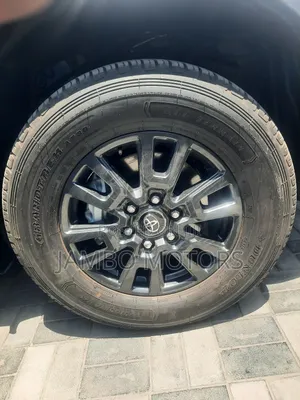 Toyota Land Cruiser Prado 2024 White