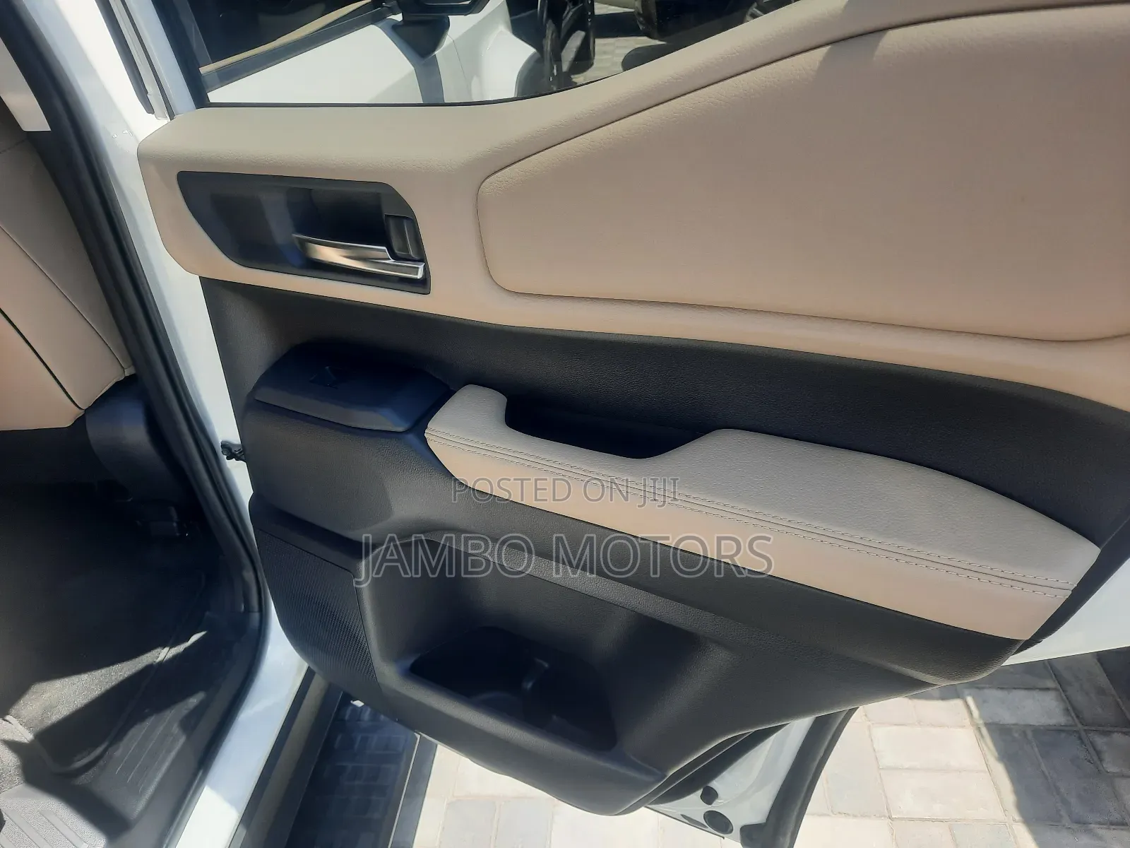 Toyota Land Cruiser Prado 2024 White