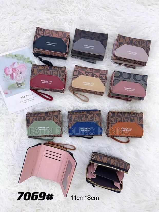 Well Partitioned Wallets / Purses - thumbnail 2