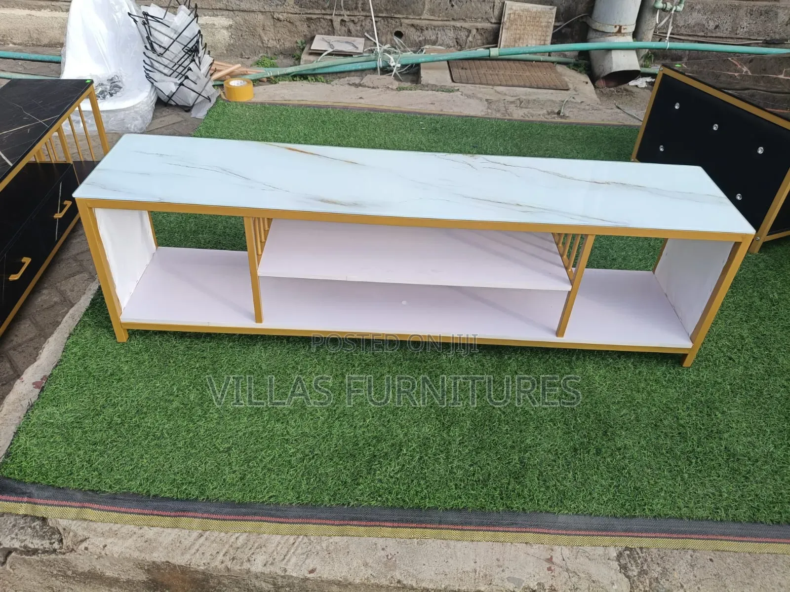 Top Glass Tv Stand