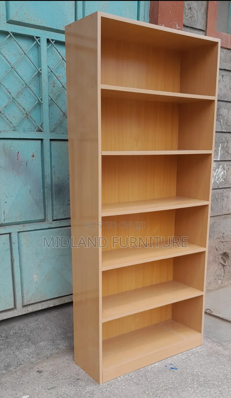 Bookshelf / Display Shelf