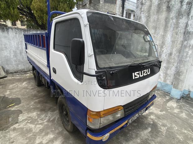 Isuzu Canter Pick Up - thumbnail 2