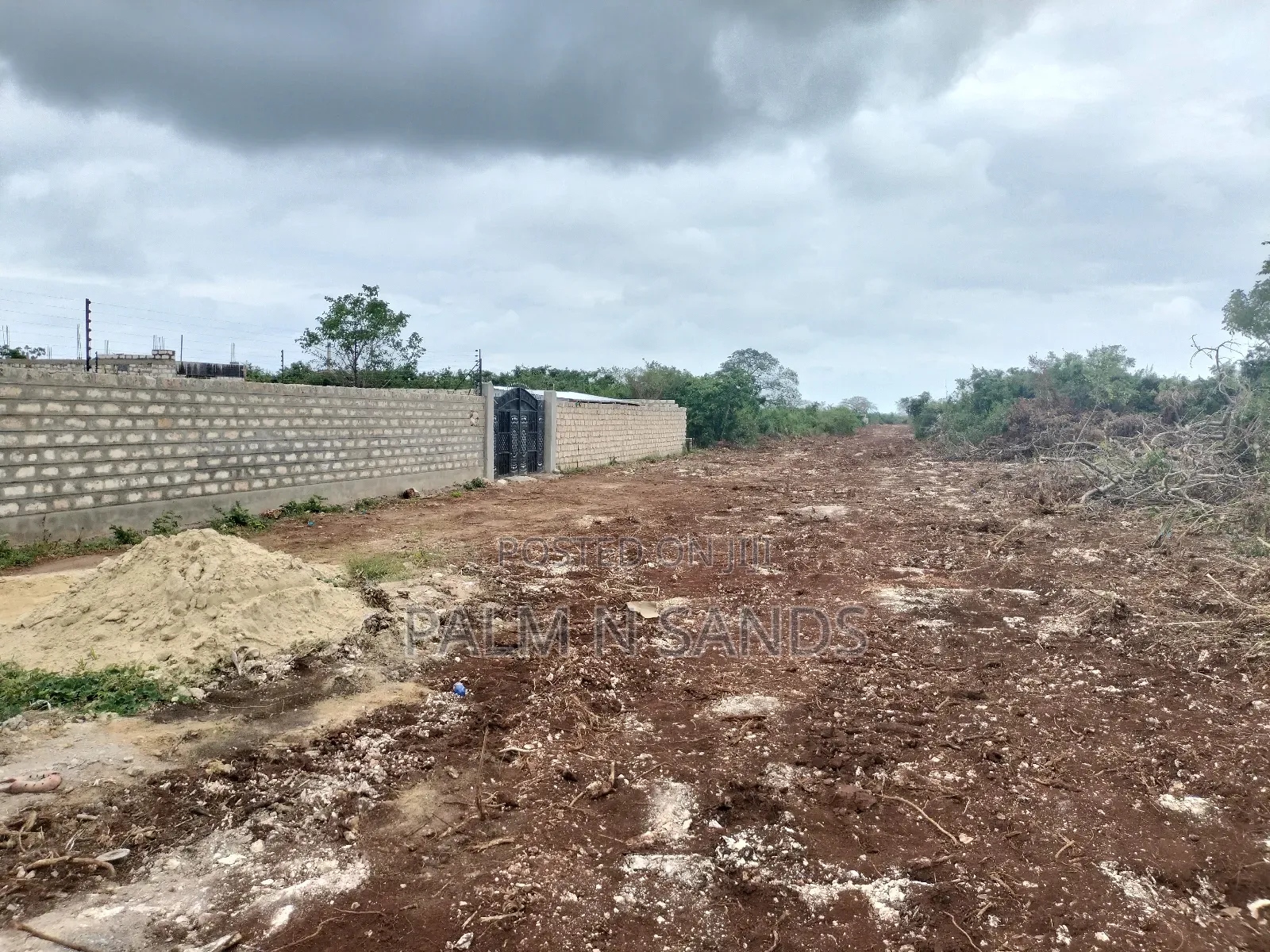 Galukinondo Prime Quarter Acre Plot
